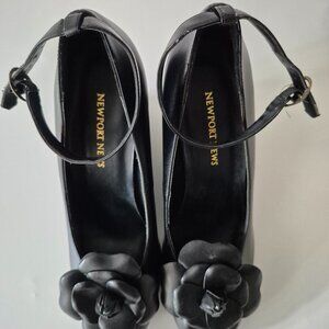 Newport News Women's Wedge Heel Slip-On Shoes size 7.5 B New